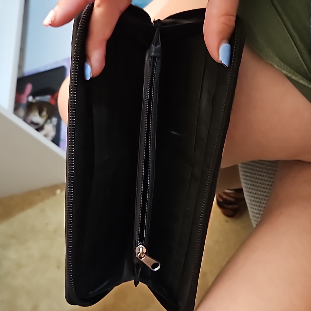Wallet - Picture 3 of 4